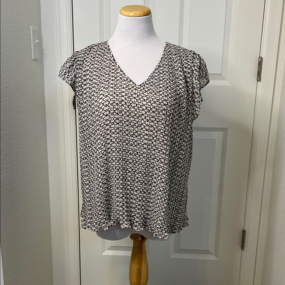 Adrianna Papell Black Ivory Geometric Pleated V Neck Blouse Large
